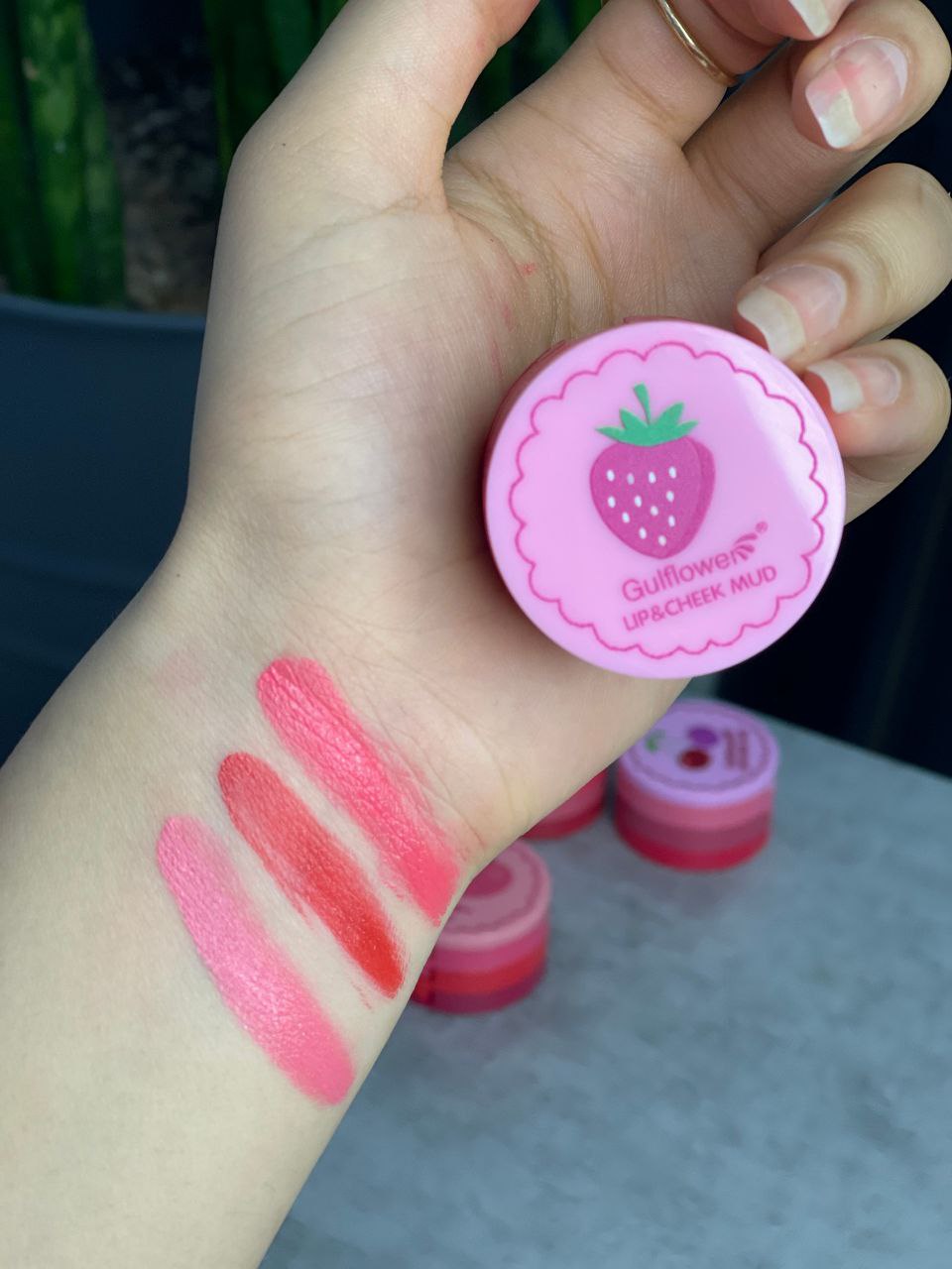 "رژلب طبقاتی با رایحه هلو، توت‌فرنگی و آلبالو | پیگمنت بالا، ضدخشکی، ساخت ترکیه"